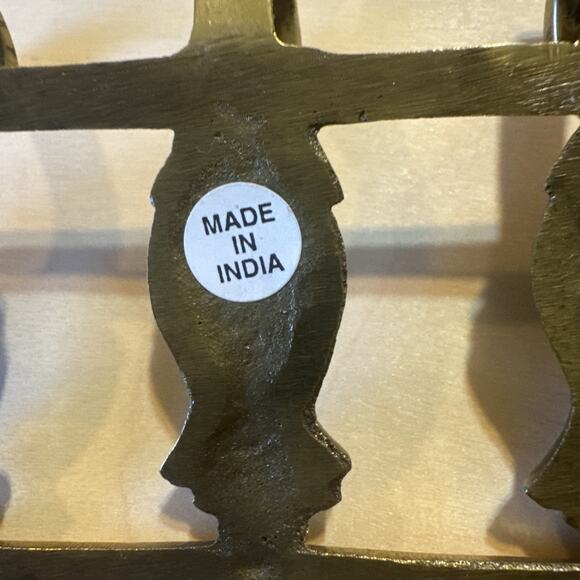 Vintage Brass Pineapple Hat/Key Holder 4 Hooks Wall Mount 8.5" Long - Picture 3 of 9